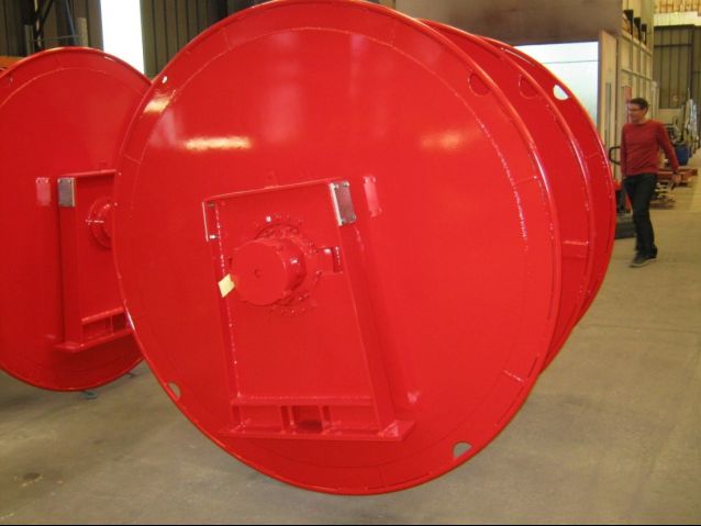 NET DRUM EQUIPPED WITH HYDRAULIC MOTOR INSIDE THE BARREL