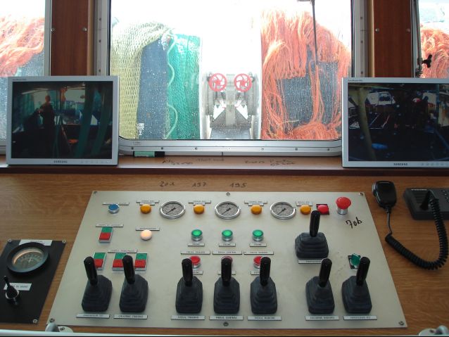 ACCESSOIRES DE COMMANDES ET DE CONTROLES 