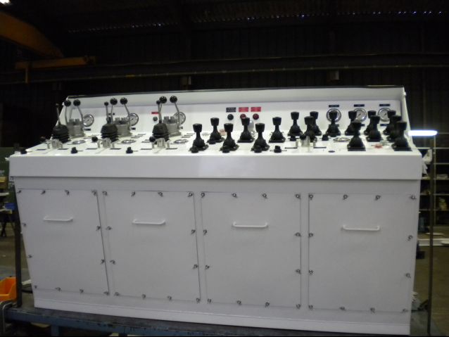 ACCESSOIRES DE COMMANDES ET DE CONTROLES 